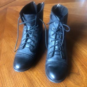 Short black boots G by Guess